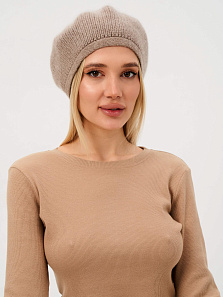 Берет демисезонный с пухом енота и мериноса