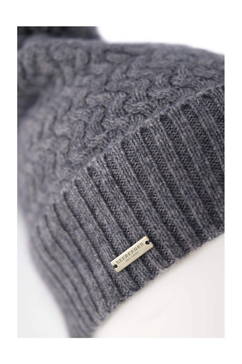 Шапка с помпоном из шерсти мериноса и яка / Seeberger