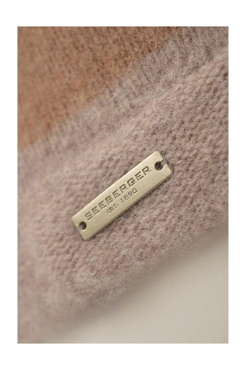 Шапка лопата из натуральной шерсти / Seeberger